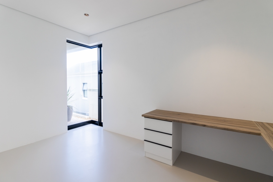 6 Bedroom Property for Sale in Yzerfontein Western Cape